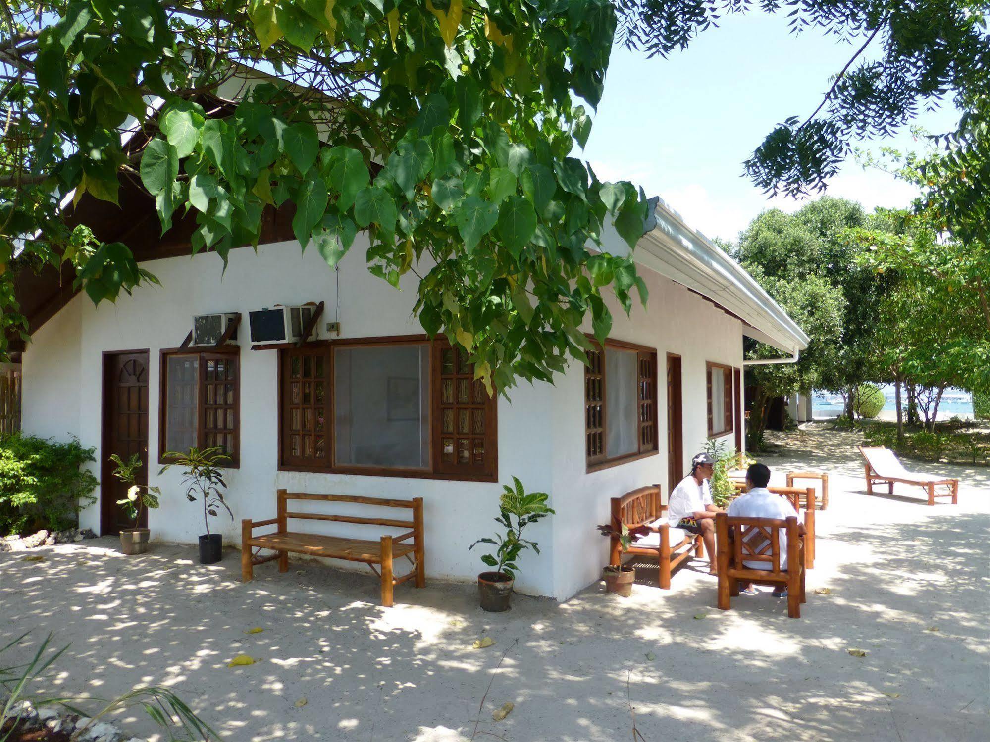 Talima Beach Villas & Dive Resort Cebú Exterior foto