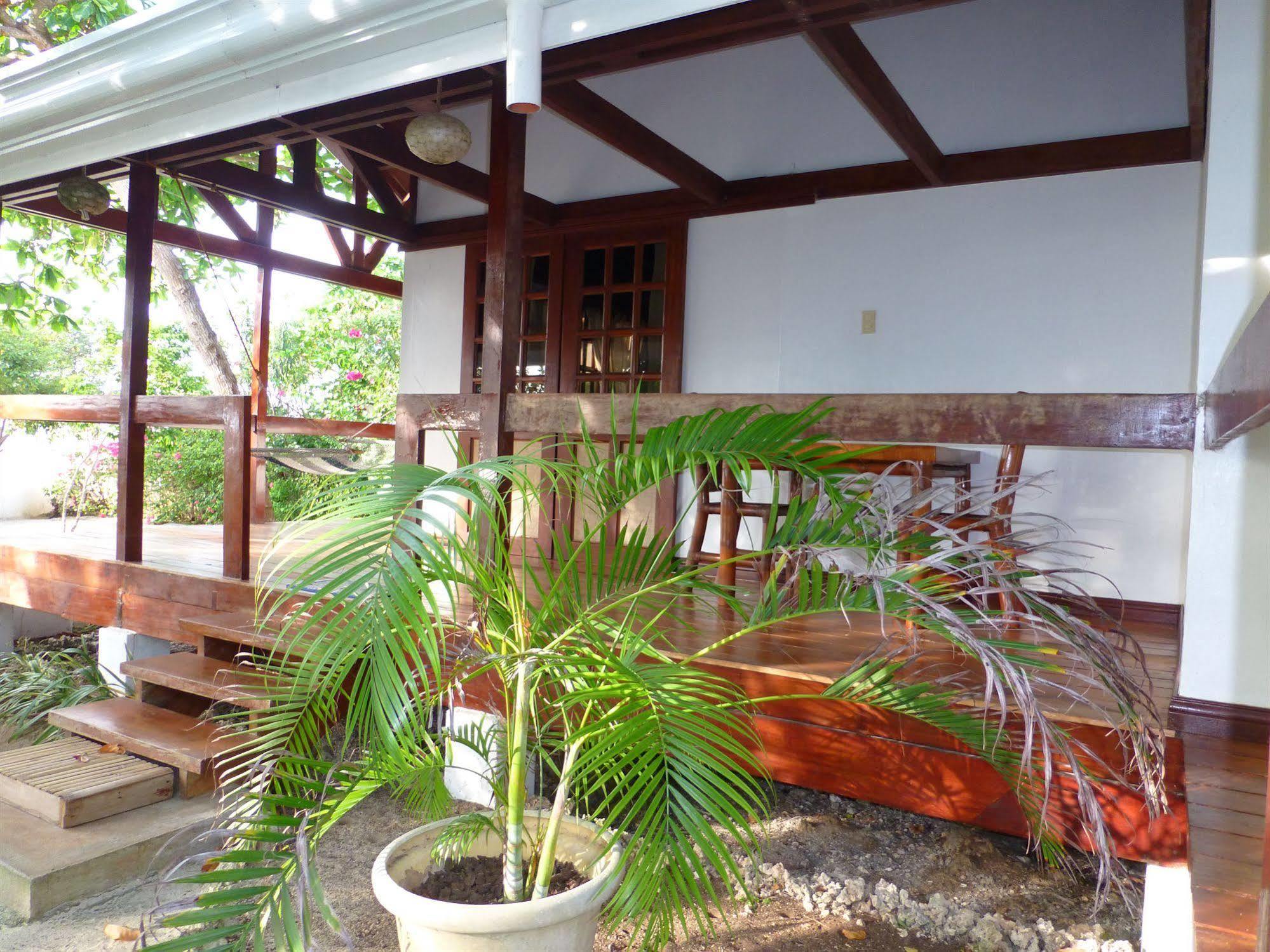 Talima Beach Villas & Dive Resort Cebú Exterior foto