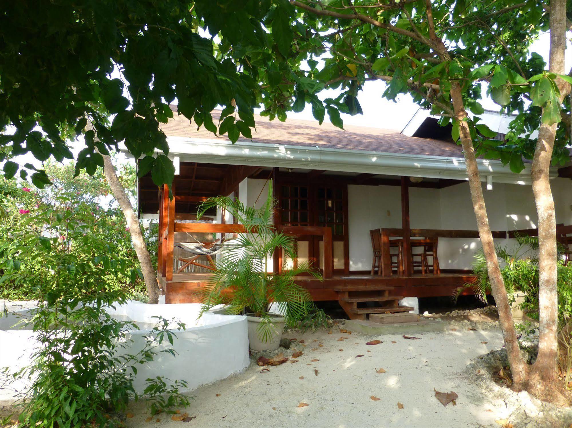 Talima Beach Villas & Dive Resort Cebú Exterior foto